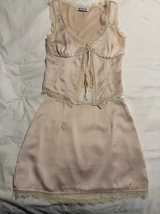 Mavie Satin Set Champagne - Picture 1 of 3